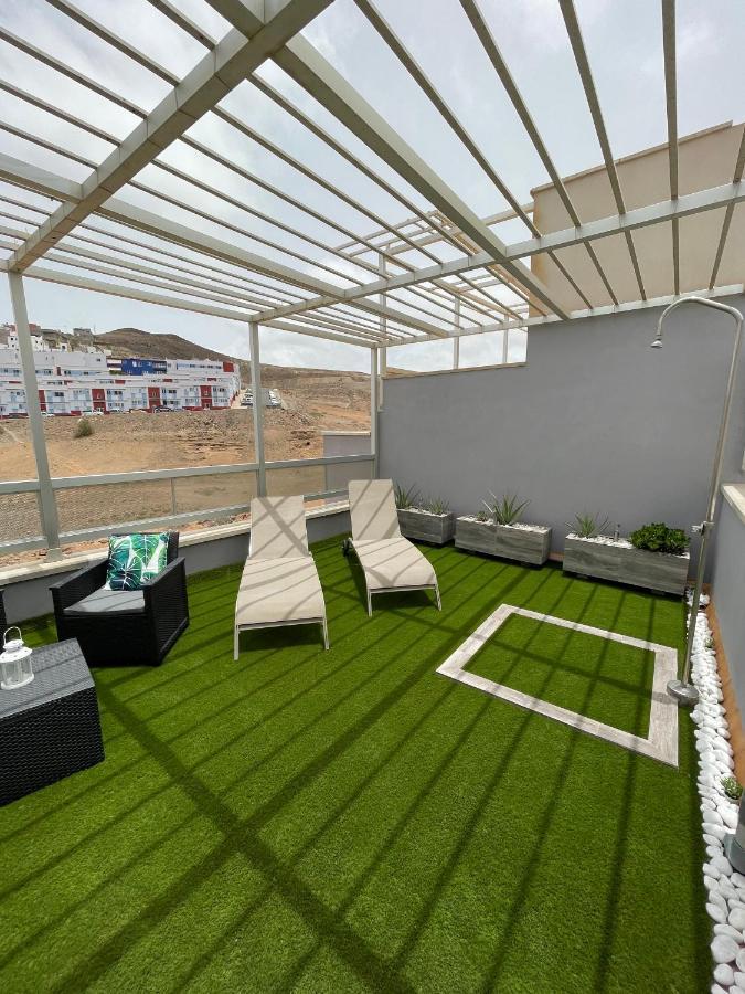 Atico "Turquesa Beach" Con Piscina, Terraza Y Barbacoa Sardina Exterior photo